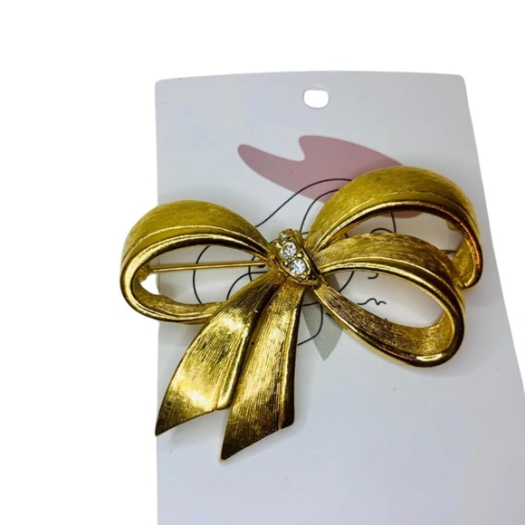 Jewelry - Bow Brooch